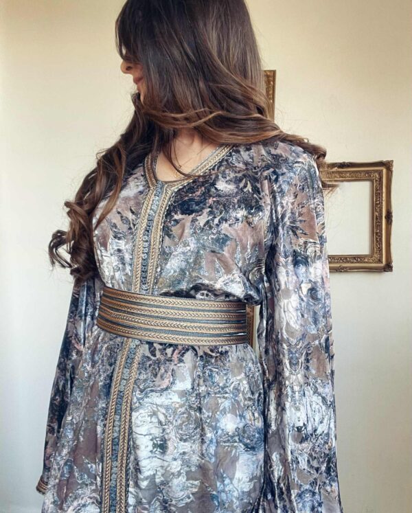 maison aby caftan marque algerienne Caftan Velours de Soie
