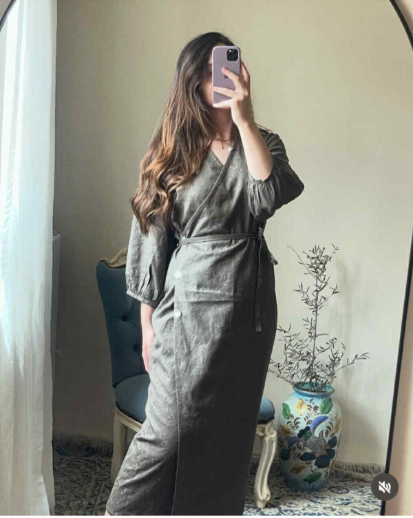 lin chic Robe en lin brodée