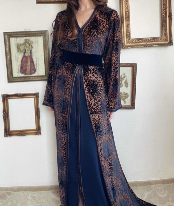 db781ac8-6c90-4b2a-b3fe-261f116eba8b Caftan Velours de Soie Bleu